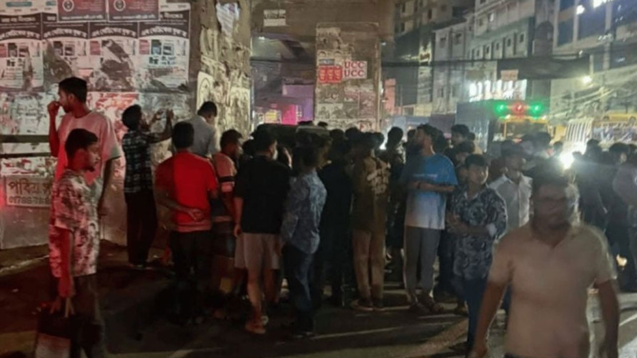মগবাজারে মোটরসাইকেল ও অটোরিকশাকে কাভার্ডভ্যানের চাপা, নিহত ২