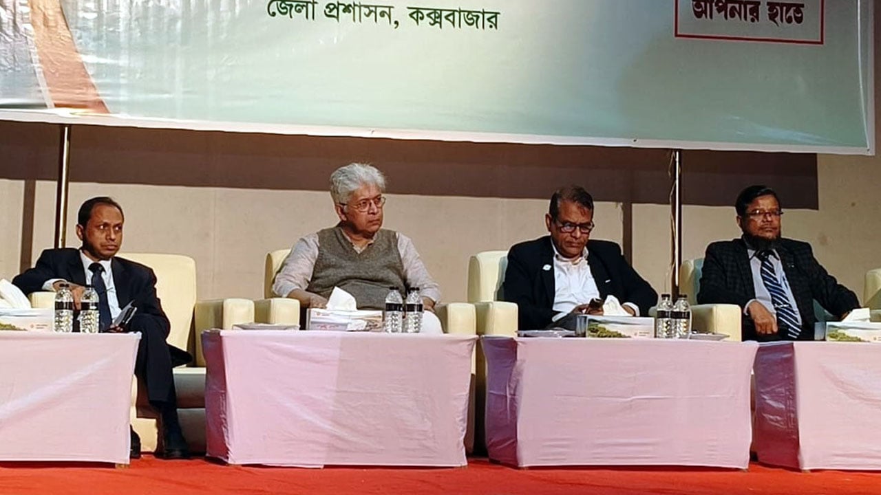 কক্সবাজারে গণভোটের প্রচারণায় উপদেষ্টা আদিলুর রহমান খান