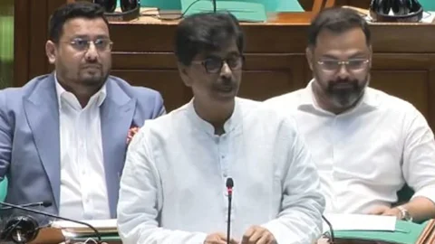 ‘যাহা বলিতেছি সত্য বলিতেছি’-সারের মজুদ নিয়ে সংসদে কৃষিমন্ত্রী