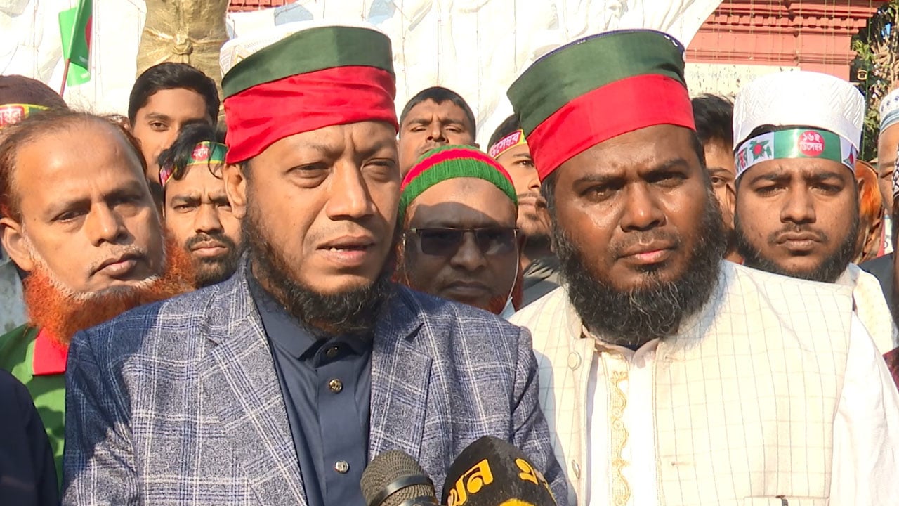 মুক্তিযুদ্ধের কল্পকাহিনী ৯০ ভাগই মিথ্যা: আমির হামজা