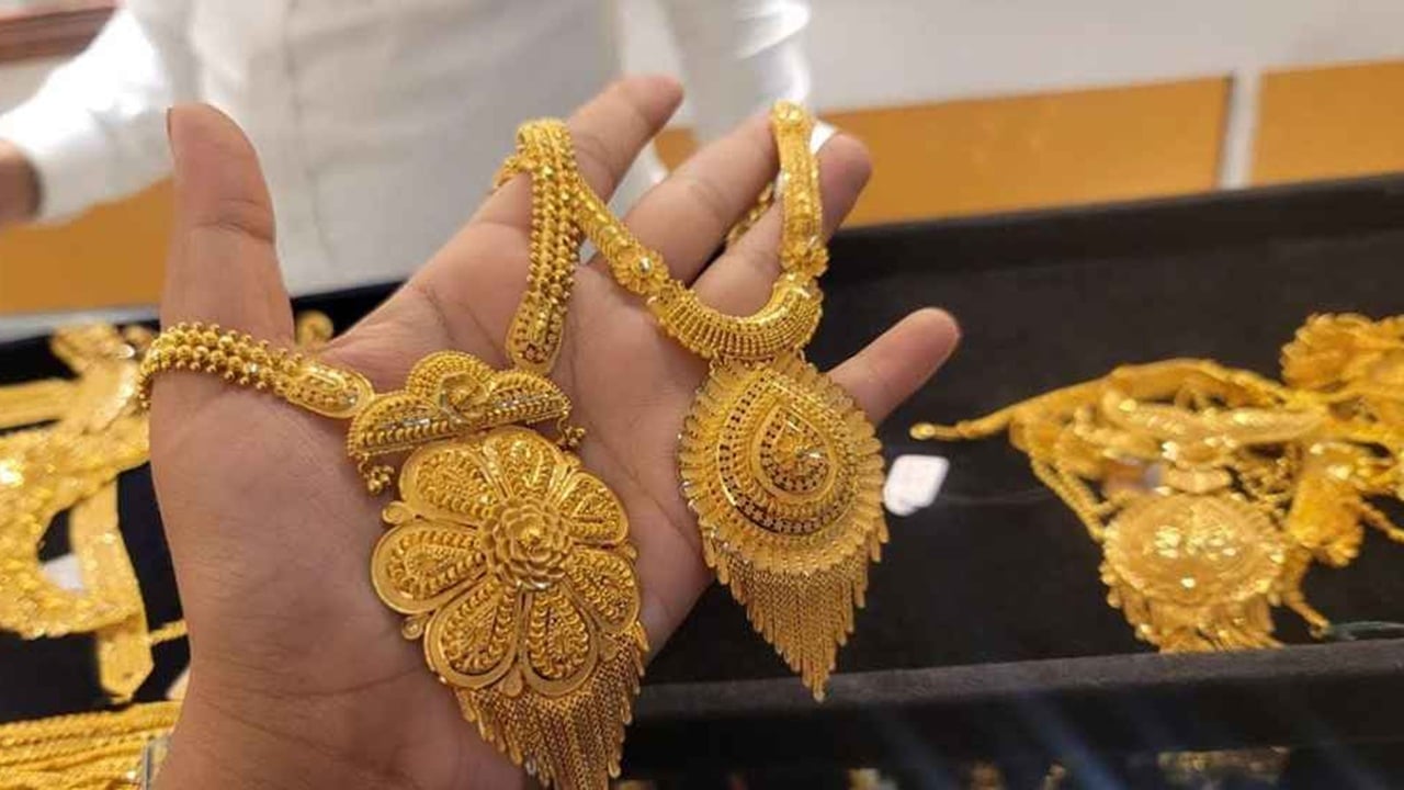 আজ থেকে নতুন দামে বিক্রি হবে স্বর্ণ