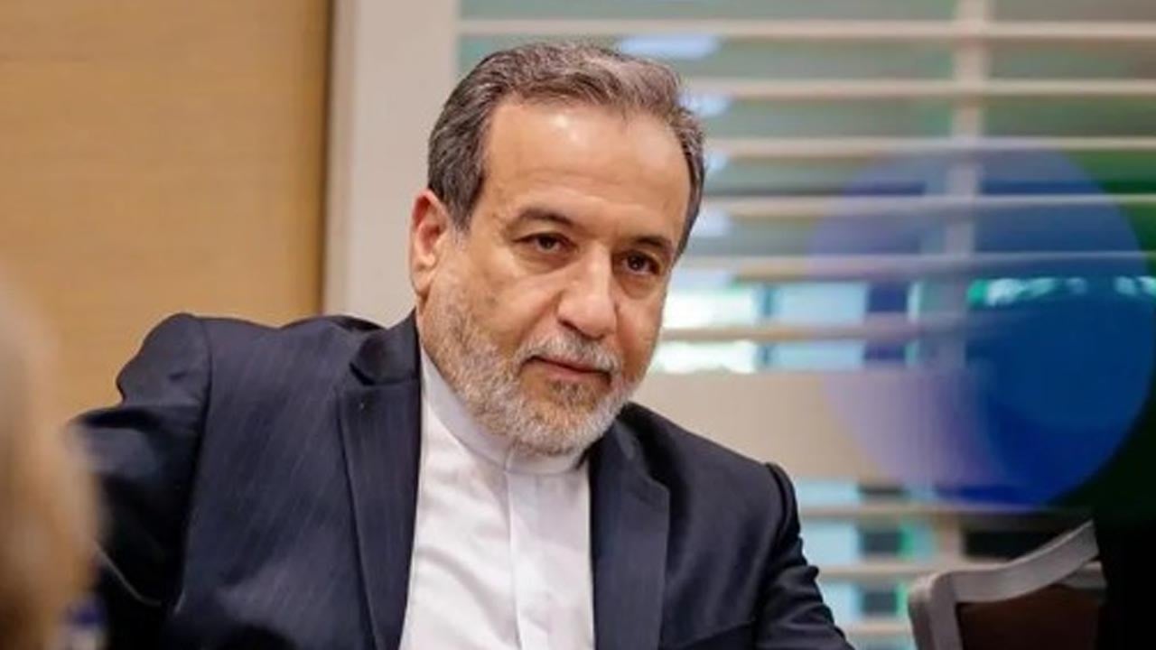 কাতারে হামলায় সামর্থ্যের ‘ক্ষুদ্র অংশ’ ব্যবহার করেছি: আরাঘচি