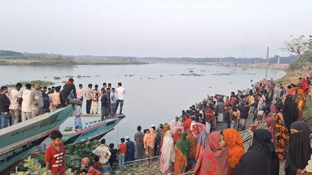 আড়িয়াল খাঁ নদী থেকে নারীর ভাসমান লাশ উদ্ধার