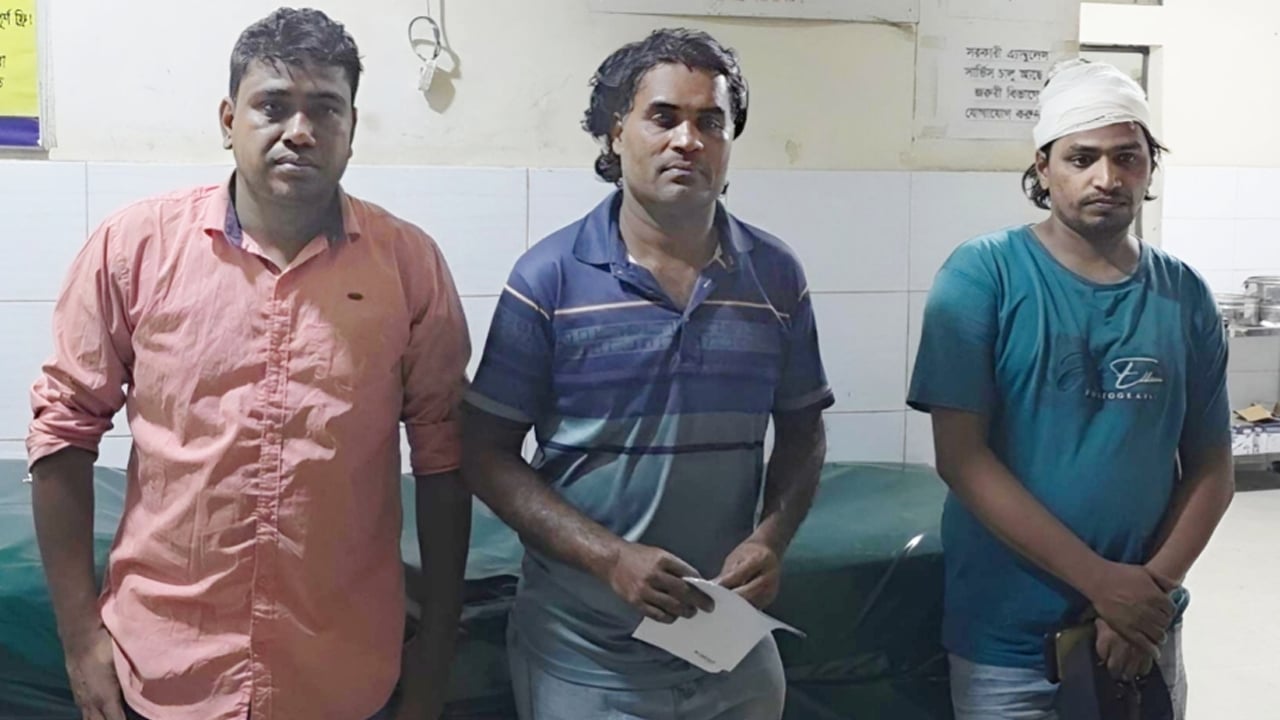 ব্রাহ্মণবাড়িয়ায় চার ঘণ্টা অবরুদ্ধ রেখে র‍্যাবের ওপর হামলা, আহত ৩