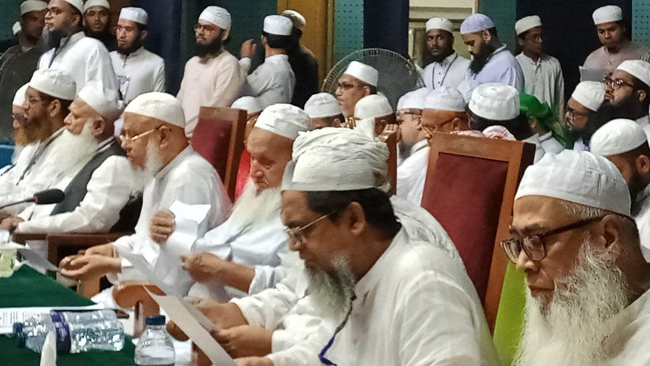 আইন করে কাদিয়ানিদের অমুসলিম সংখ্যালঘু ঘোষণা করতে হবে: হেফাজত আমির