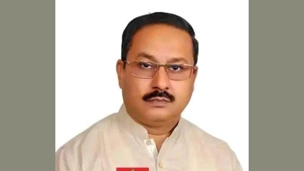 ময়মনসিংহ-১১ আসনের এমপি প্রার্থী ফখরুদ্দিন আহমেদ বাচ্চুকে শোকজ