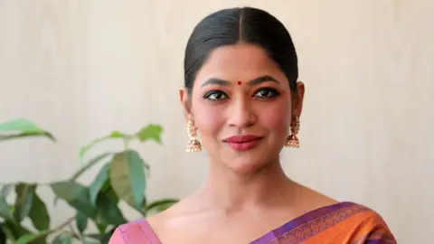 ইতালিতে ‘জুলাইযোদ্ধা’ আখ্যা দিয়ে অভিনেত্রী বাঁধনের ওপর হামলার অভিযোগ