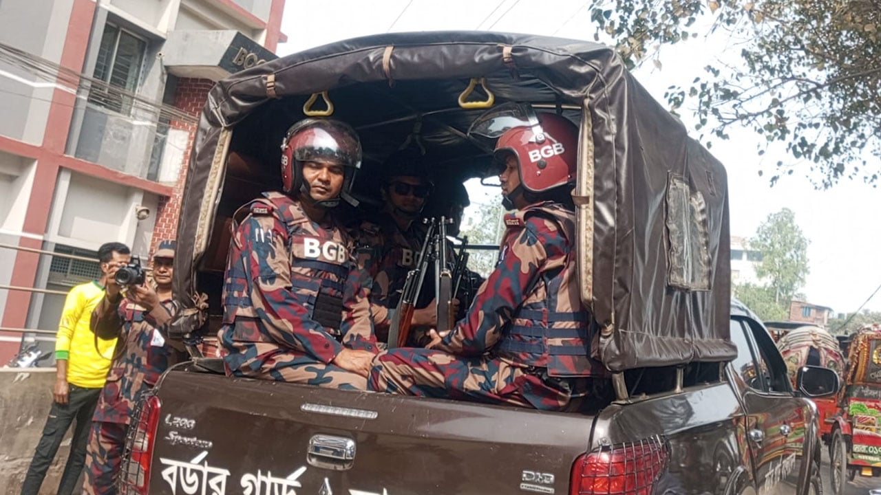 বগুড়ায় নির্বাচনি মাঠে থাকবে ২৪ প্লাটুন বিজিবি