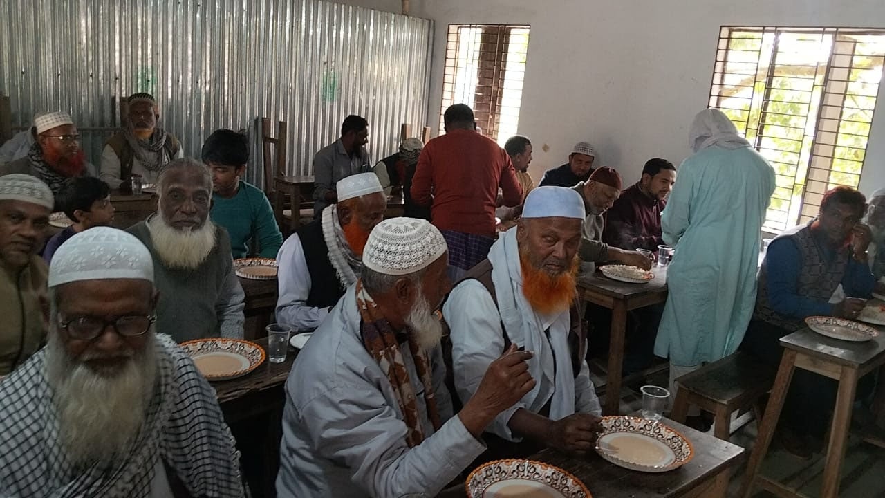 খালেদা জিয়ার মৃত্যুতে রাষ্ট্রীয় শোকের দিনে মাদ্রাসায় পিকনিক