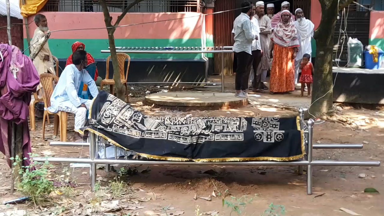 বাবার লাশ ১৯ ঘণ্টা রেখে জমি দলিল, এরপর দাফন