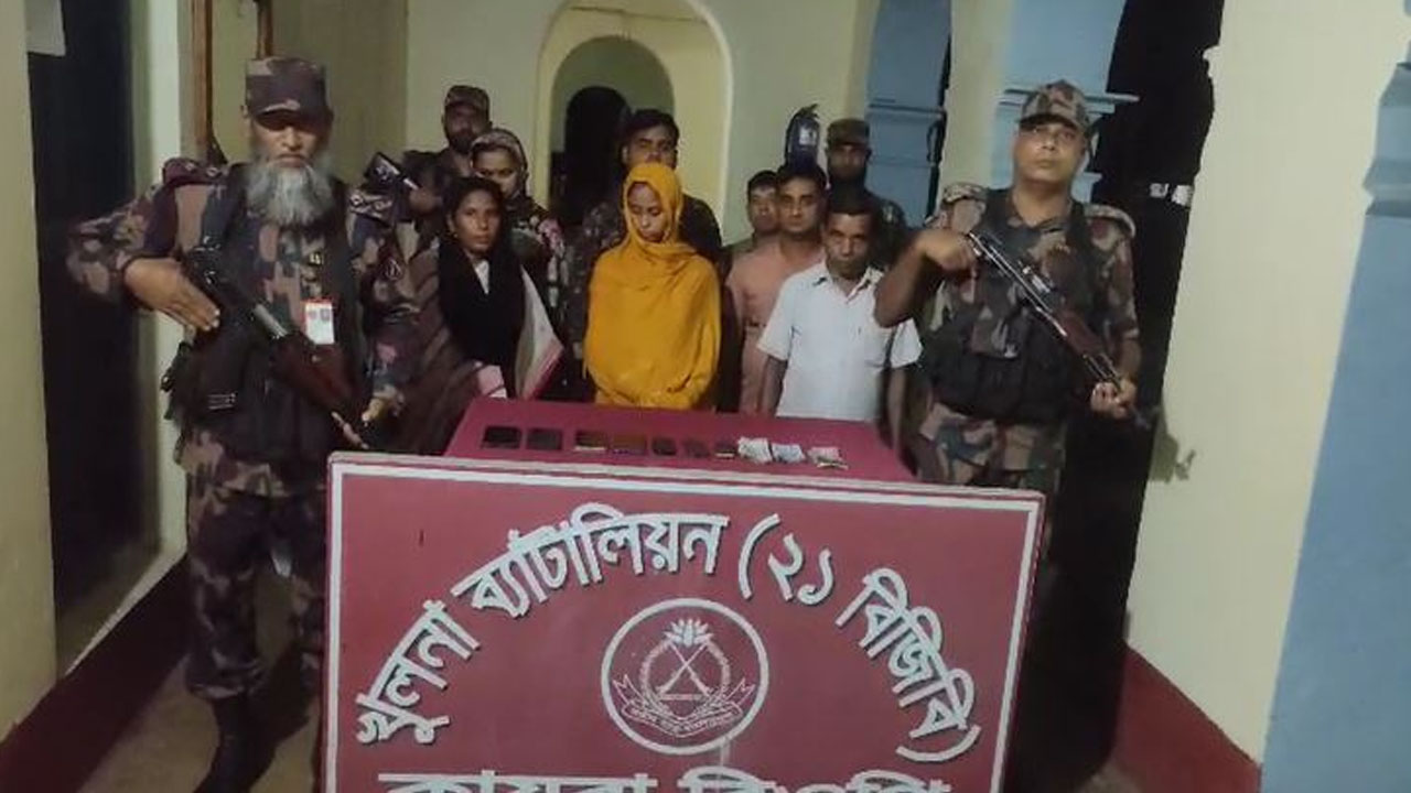 অবৈধভাবে ভারতে প্রবেশকালে ৭ বাংলাদেশি আটক