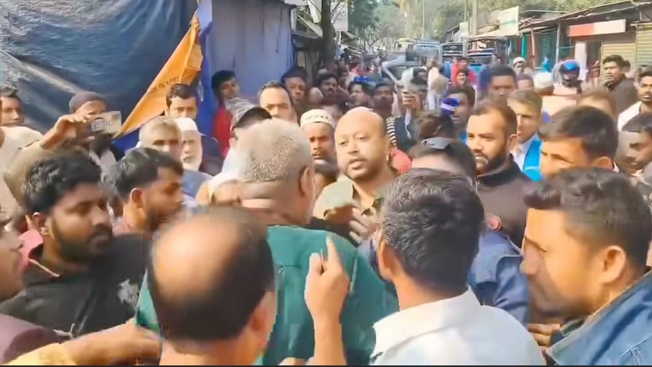 চাঁদা নিয়ে মন্তব্যে বিএনপি নেতাকর্মীদের তোপের মুখে ব্যারিস্টার ফুয়াদ