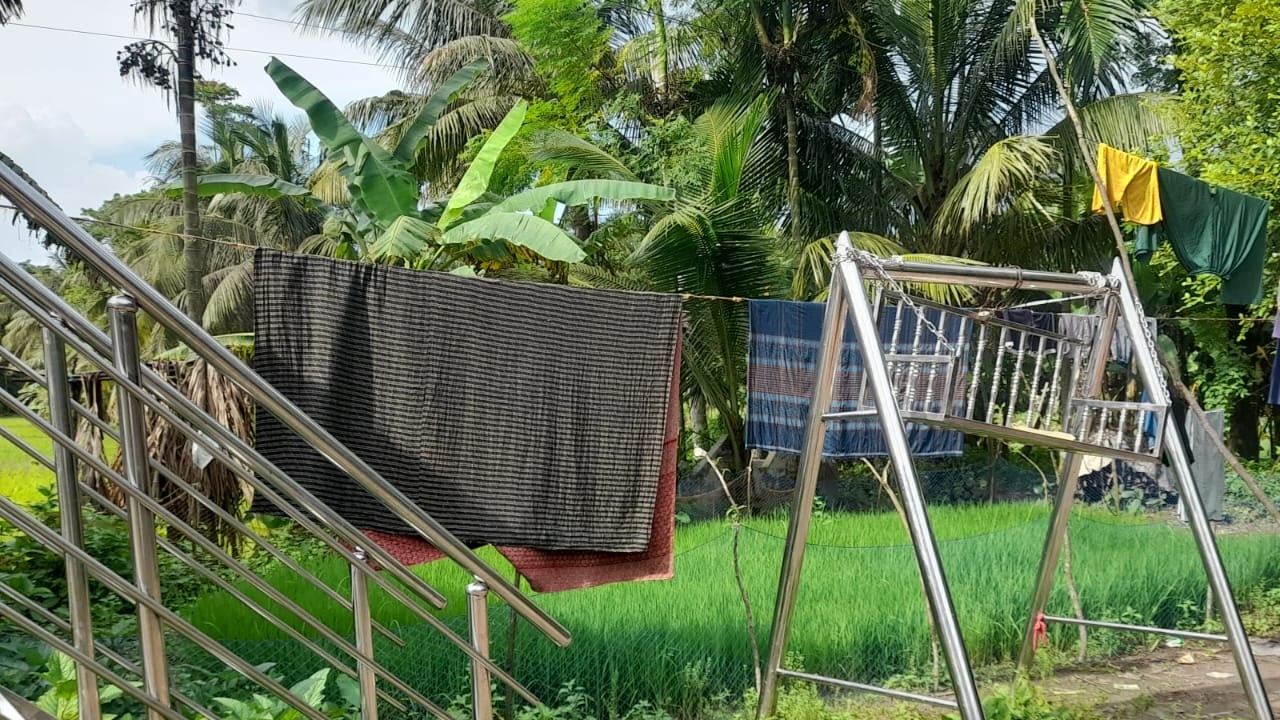 সরকারি প্রাথমিক বিদ্যালয় দখল করে বিএনপি নেতার গুদামঘর