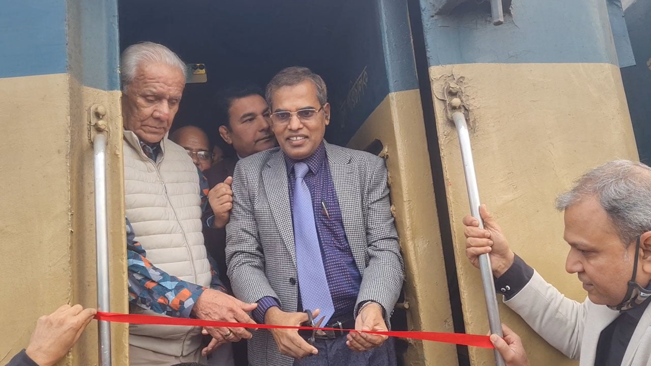 দীর্ঘ প্রতীক্ষার পর টাঙ্গাইলের সোনালিয়া-করটিয়া রেলস্টেশন চালু