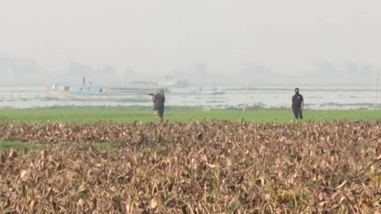 ব্রাহ্মণবাড়িয়ায় অবৈধ বালু উত্তোলন ঠেকাতে গিয়ে গুলিবিদ্ধ ৪