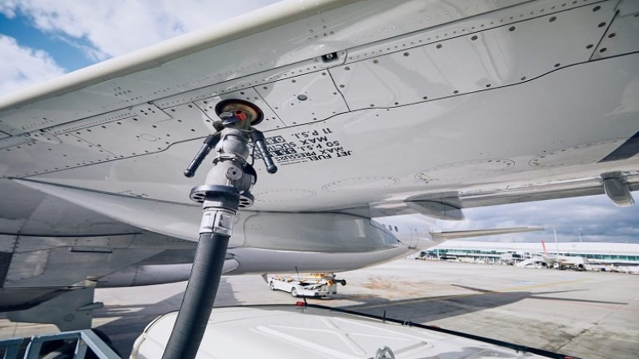 উড়োজাহাজের জ্বালানির দাম কমলো লিটারে সাড়ে ৯ টাকা