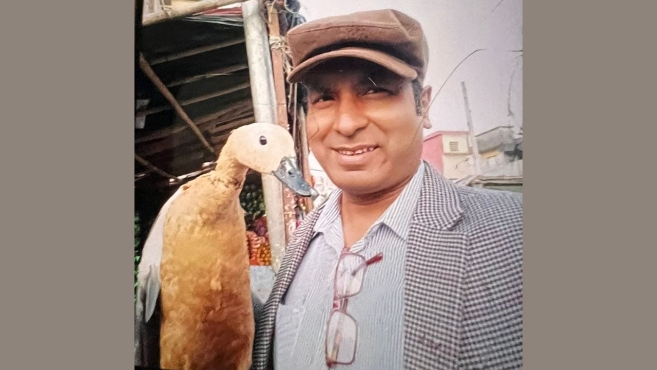 হিজাব পরায় শিক্ষার্থীকে কটাক্ষের অভিযোগ