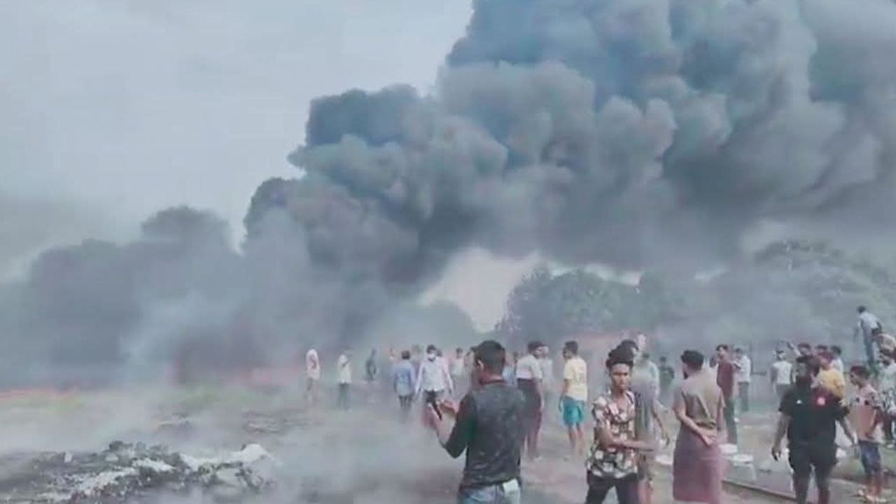 বন্দরে কর্কশিট কারখানায় আগুন, ব্যাপক ক্ষয়ক্ষতি