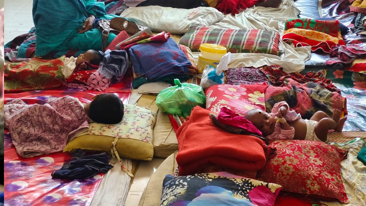 শিশু ওয়ার্ডে নেই জায়গা, নিউমোনিয়া-ডায়রিয়ায় বিপর্যস্ত বরগুনা