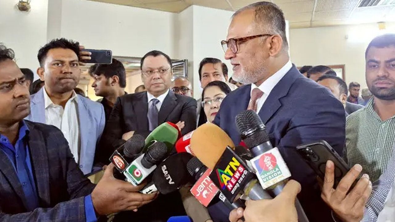 রপ্তানি আয়ের লক্ষ্যমাত্রা ১০০ বিলিয়ন ডলার: বাণিজ্য উপদেষ্টা