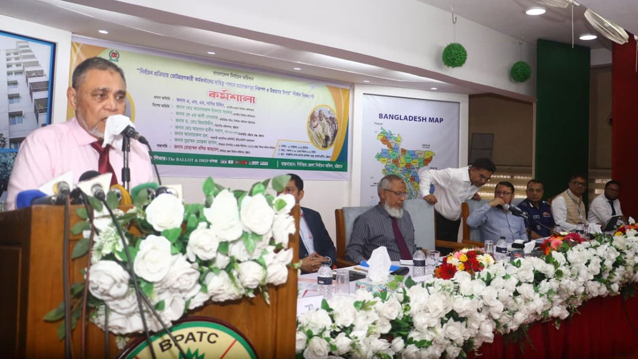 সহিংসতা হলে শুধু কেন্দ্র নয় পুরো আসনের নির্বাচন বাতিল: চট্টগ্রামে সিইসি
