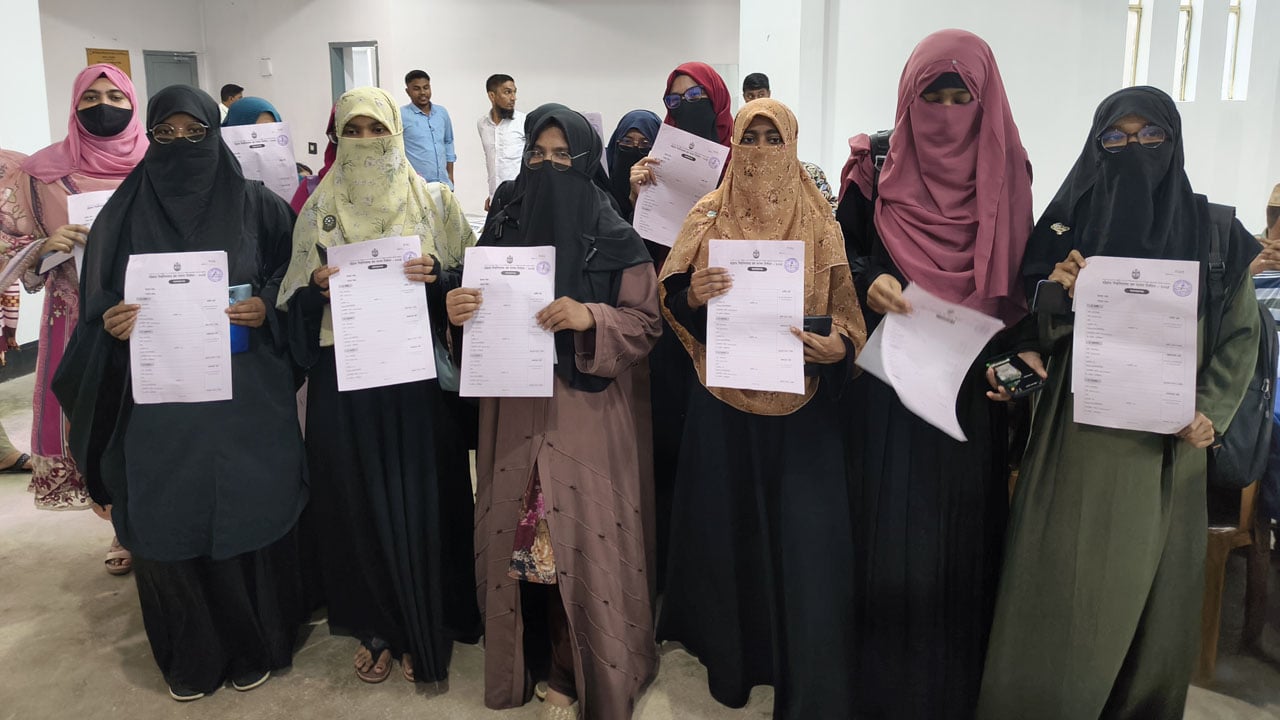 চাকসুতে ‘সংঘবদ্ধ ছাত্রী জোট’ প্যানেলে নির্বাচন করবে ছাত্রী সংস্থা