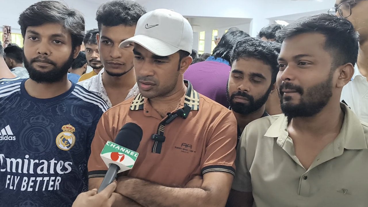 চাকসু নির্বাচনে মনোনয়নপত্র সংগ্রহ করল ছাত্রদল