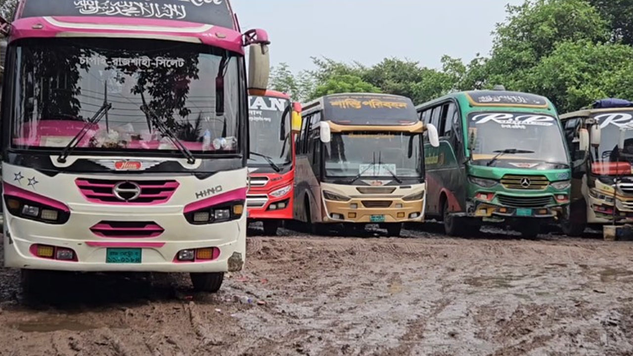 চাঁপাই-ঢাকা ও চট্টগ্রাম-কক্সবাজার রুটে বাস চলাচল বন্ধ