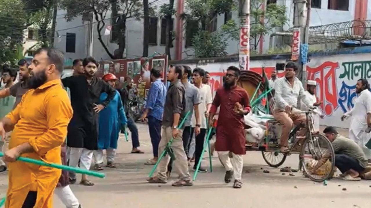 এবার উত্তপ্ত ঢাকা আলিয়া মাদরাসা, সংঘর্ষে আহত বেশ কয়েকজন 
