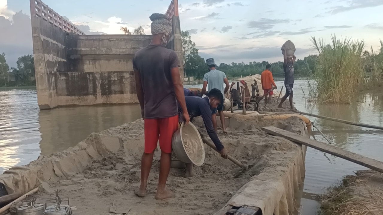চৌহালীতে অবৈধভাবে দিনে কয়েক লাখ টাকার বালু উত্তোলন