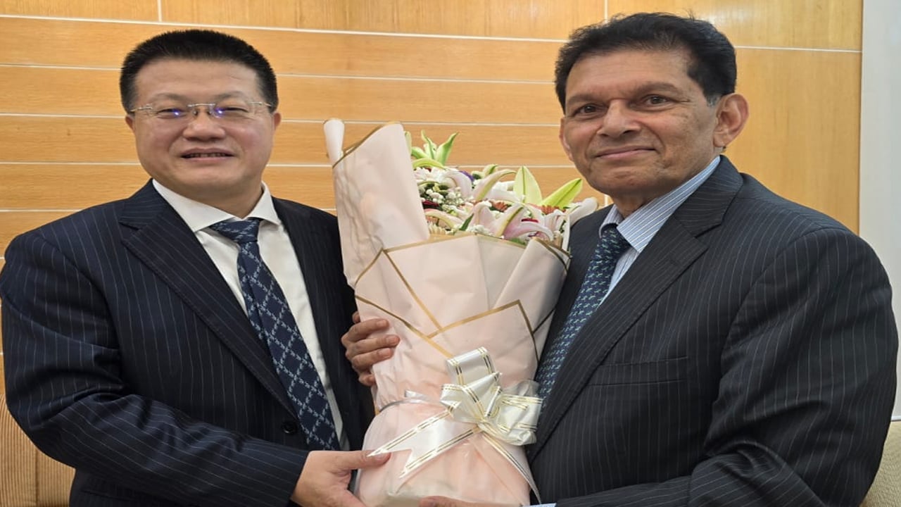 জাতীয় নিরাপত্তা উপদেষ্টার সঙ্গে চীনা রাষ্ট্রদূতের সাক্ষাৎ