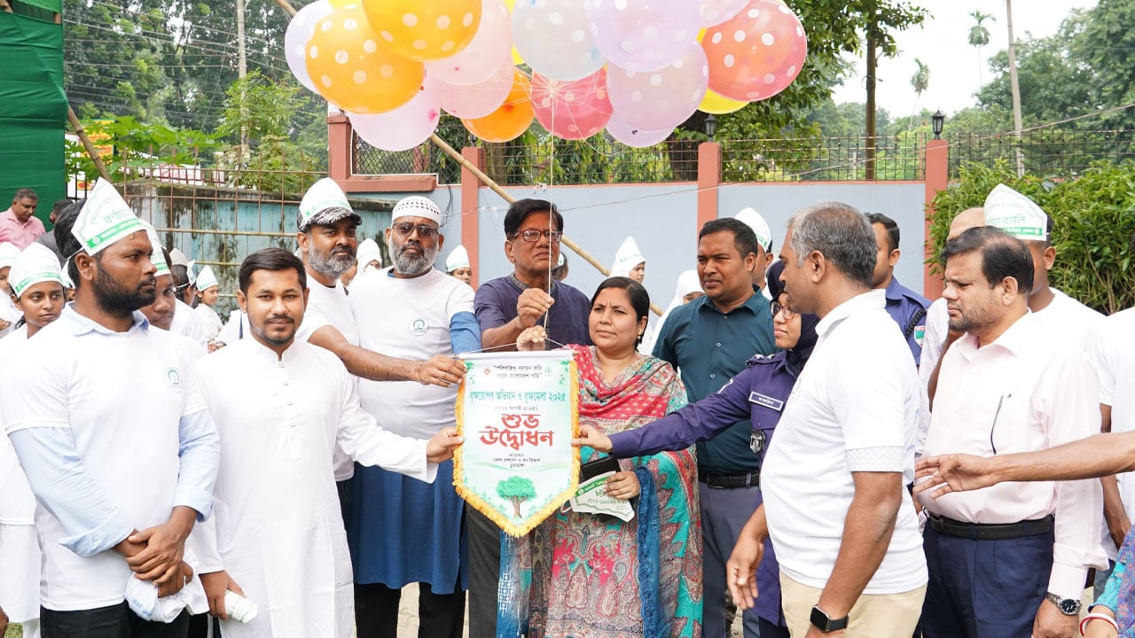 চুয়াডাঙ্গায় সপ্তাহব্যাপী বৃক্ষমেলার উদ্বোধন