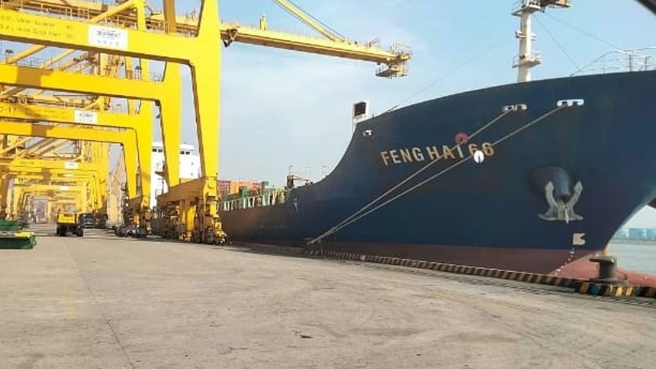 চট্টগ্রাম বন্দর এলাকায় চলছে দ্বিতীয় দিনের কর্মবিরতি