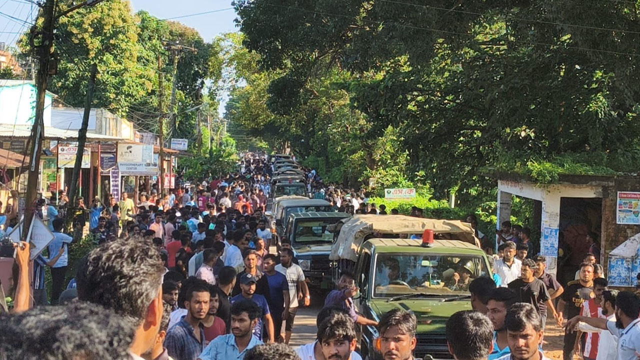 ছয় ঘণ্টা পর চবির আশপাশে সেনা-পুলিশ