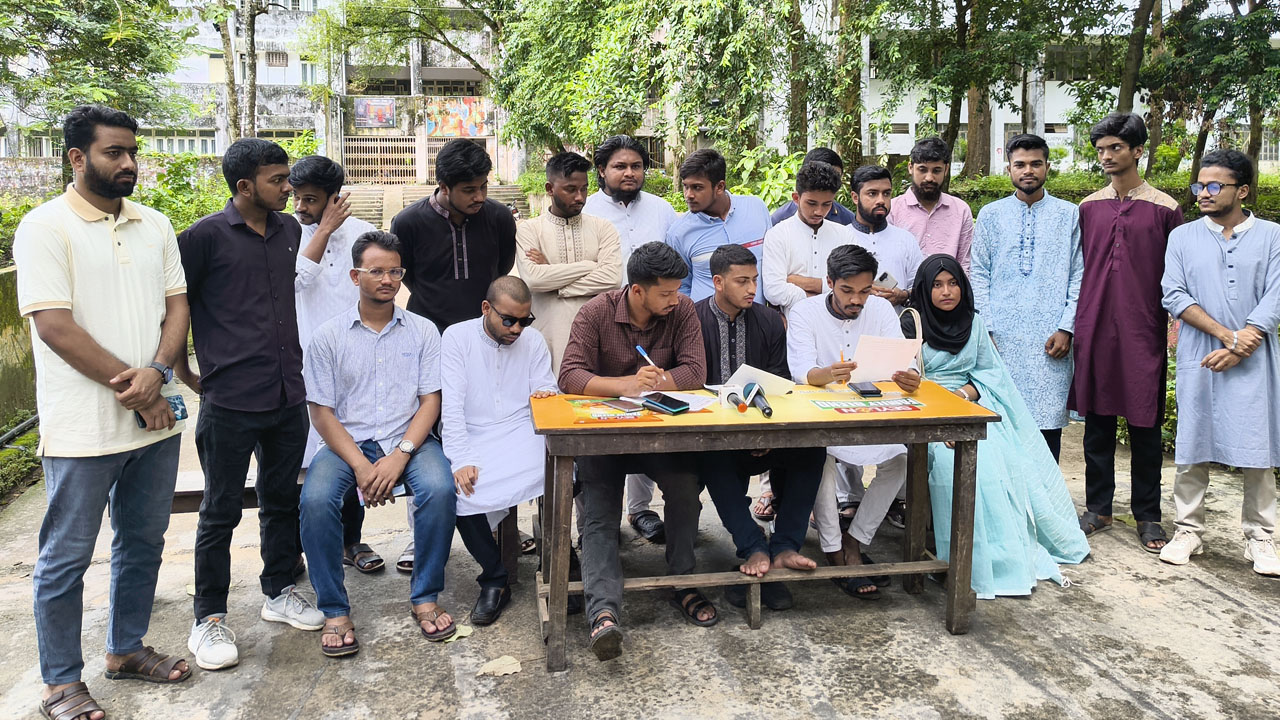 চাকসু নির্বাচনে ছাত্র অধিকার ও ছাত্র মজলিসের জোট প্যানেল ঘোষণা