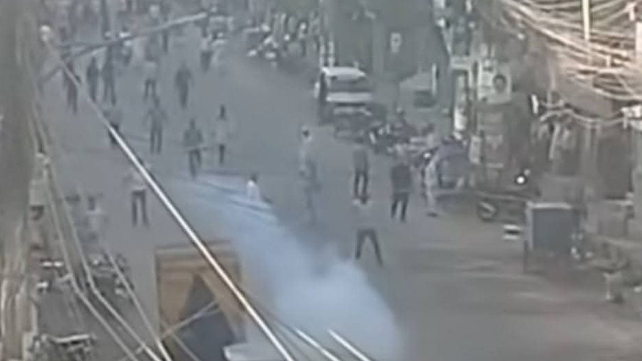 বিএনপির দুই গ্রুপের সংঘর্ষে ককটেল বিস্ফোরণ