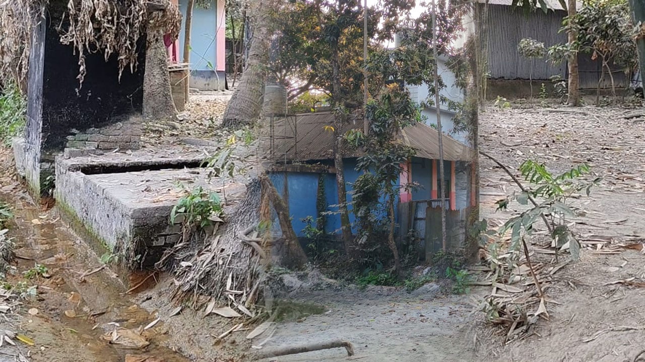 কুমিল্লায় ৪ সরকারি কর্মকর্তার বিরুদ্ধে প্রবাসীর জায়গা দখলের অভিযোগ