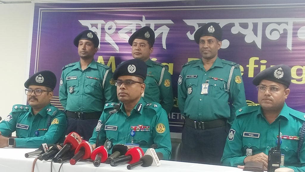 খুলনায় আলোচিত ট্রিপল মার্ডারের রহস্য উন্মোচন