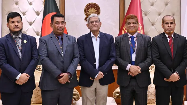 রাসায়নিক সার ও কীটনাশকের যথেচ্ছ ব্যবহার রোধে কৃষকদের সচেতন হতে হবে: রাষ্ট্রপতি