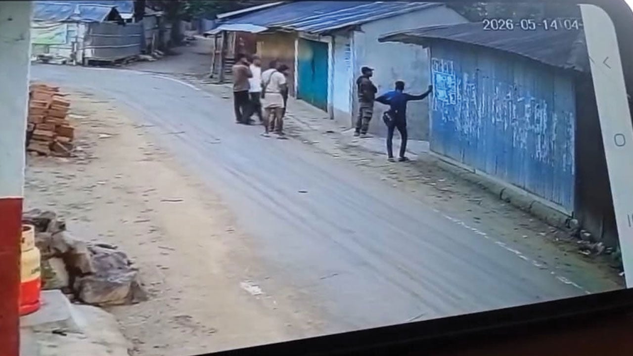 ফটিকছড়িতে আইনশৃঙ্খলা বাহিনীর দুই সোর্সের বাড়িতে গুলিবর্ষণ