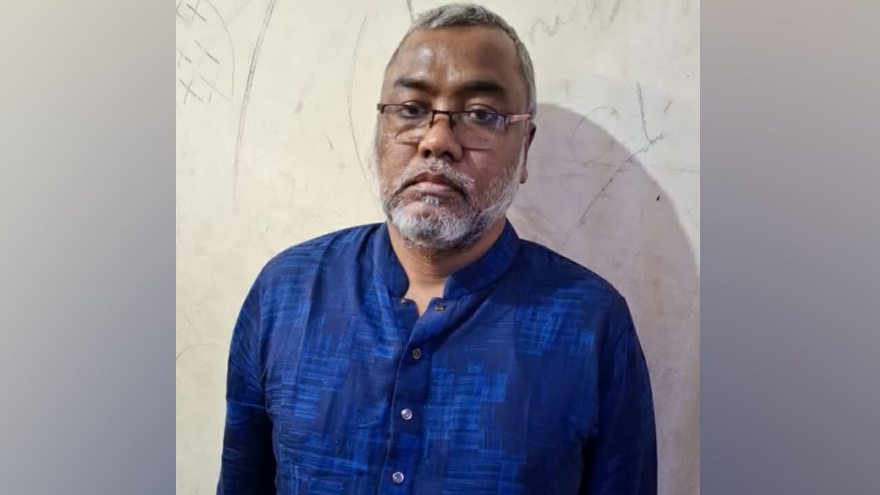 ফতুল্লায় পুলিশের বিশেষ অভিযানে আ.লীগ নেতা গ্রেপ্তার