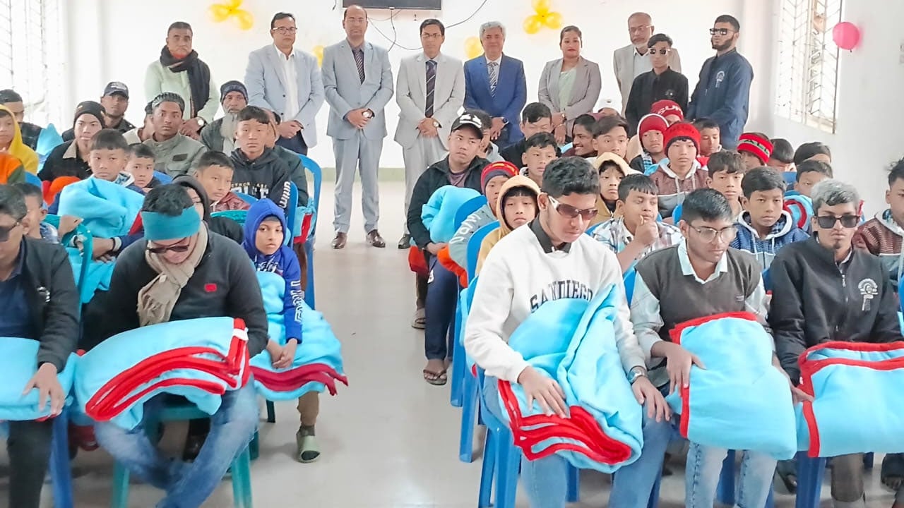 শতাধিক এতিম শিশুর হাতে তুলে দেওয়া হল কম্বল, ক্রীড়া সামগ্রী ও কম্পিউটার