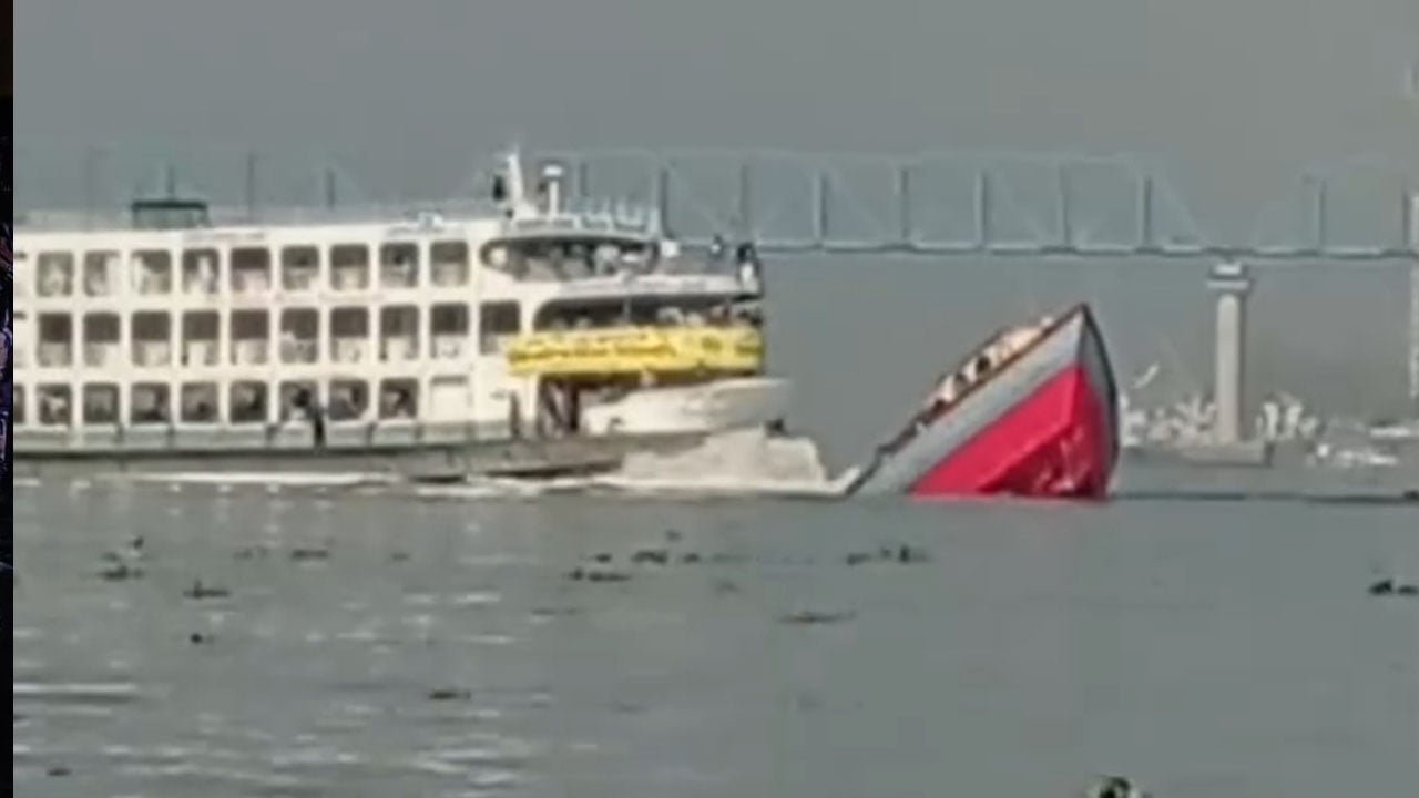 বুড়িগঙ্গায় বাল্কহেডে লঞ্চের ধাক্কা, সাঁতরে প্রাণ বাঁচালেন সুকানীসহ ৫ কর্মচারী