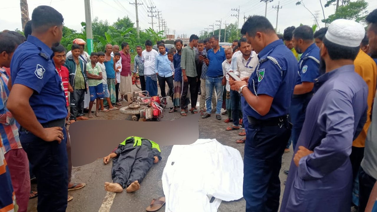 ফেনীতে মোটরসাইকেল দুর্ঘটনায় এনজিও কর্মকর্তা নিহত