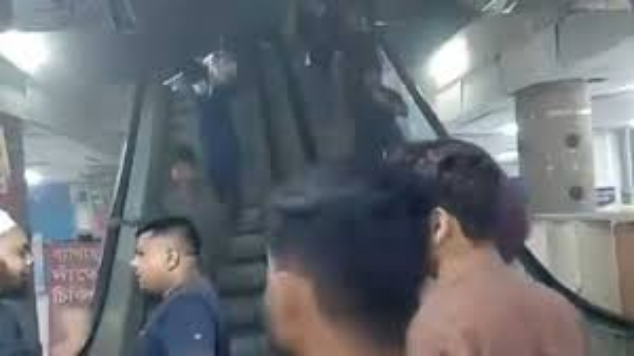 মালিবাগের হোসাফ শপিং কমপ্লেক্সে আগুন