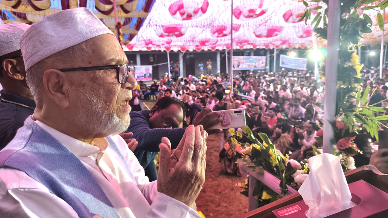 খালেদা জিয়া গণতন্ত্রের জন্য আপসহীন সংগ্রাম করেছেন: সৈয়দ ফয়সল