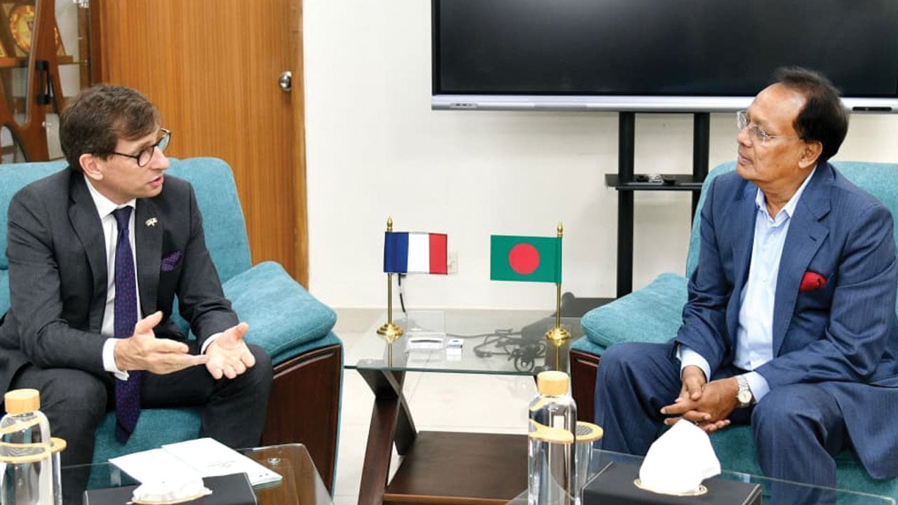 বাংলাদেশের আর্থ অবজারভেশন স্যাটেলাইট কর্মসূচিতে সহযোগিতায় আগ্রহী ফ্রান্স