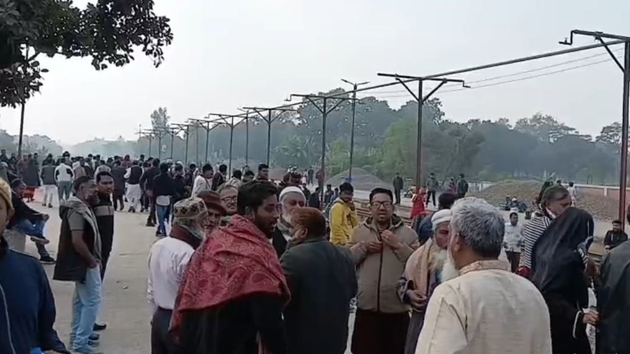 খালেদা জিয়ার জানাজায় শরীক হতে গাজীপুর থেকে মানুষের ঢল