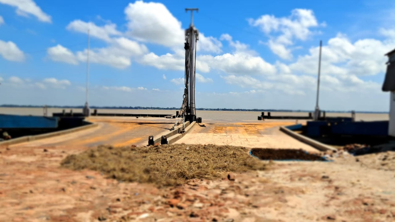 দৌলতদিয়ায় বন্ধ ৭ নম্বর ফেরিঘাট, যানবাহন পারাপারে ভোগান্তি