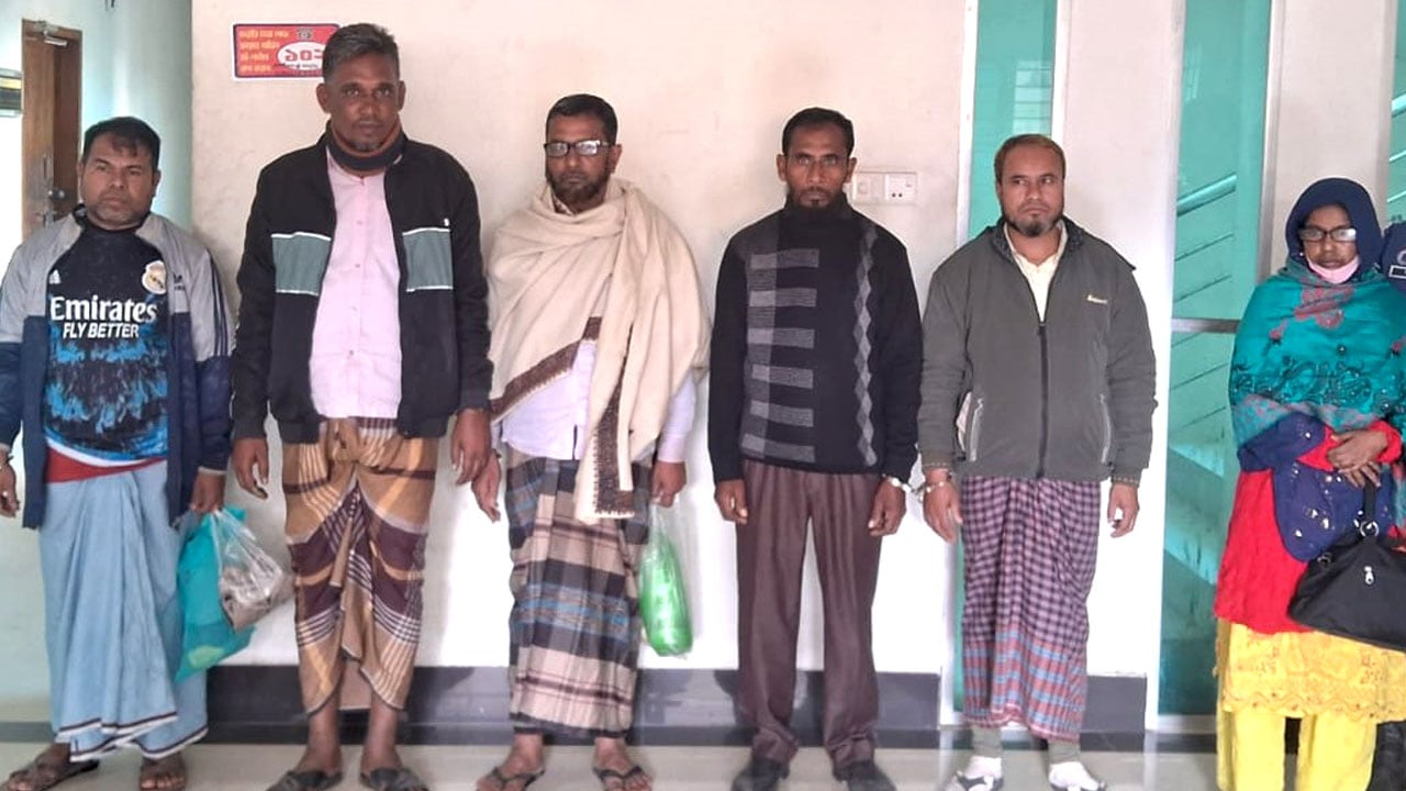 গোবিন্দগঞ্জে বিএনপি-জামায়াতের অফিস ভাঙচুর মামলায় গ্রেপ্তায় ৬